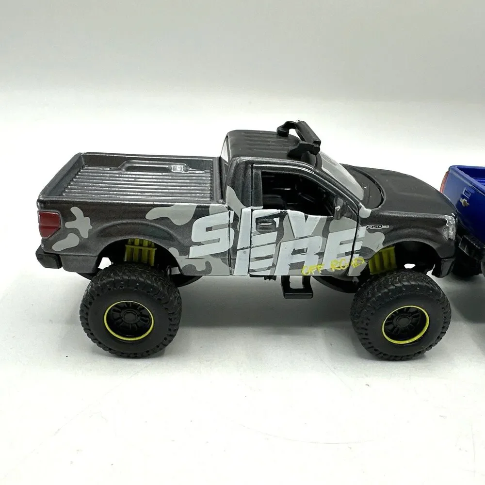 Lot of 2 Maisto 4x4 Ford F150 XL Pickup SEVERE OFF ROAD & Chevrolet 4x4 Pickup